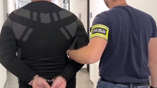 Agresywny pacjent, który zaatakował personel medyczny usłyszał 7 zarzutów