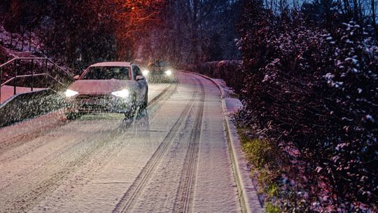 Autobus zderzył się z osobówką przy trasie S17
