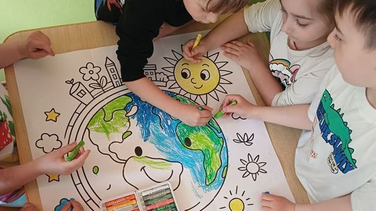 Nowe narzędzia do pracy z dziećmi w „Leśnych Skrzatach”