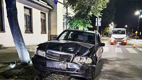 Czołowe zderzenie w centrum Otwocka