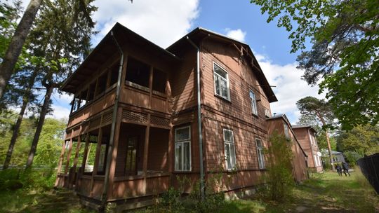 Dom Ireny Sendlerowej na sprzedaż! Ile kosztuje zabytkowy świdermajer w Otwocku?