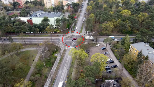 Drony nad Otwockiem. Kierowcy i piesi na celowniku policji
