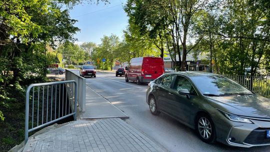 Duży remont w centrum Wiązowny. Utrudnienia, objazdy i ruch jednokierunkowy