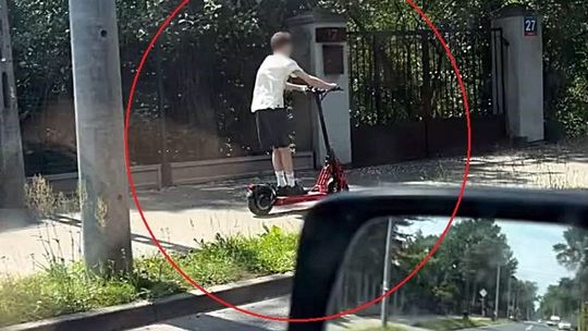 Dziecko na hulajnodze elektrycznej pędziło 50 km/h! [FILM]