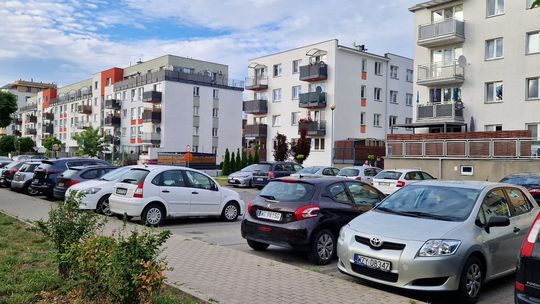 Jeździł audi i „zbierał” pieniądze na remont bloku. Policja poszukuje poszkodowanych