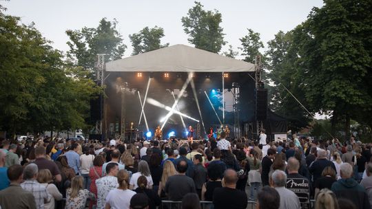 Józefów powitał lato w rytm Elektrycznych Gitar!