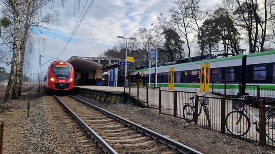 Kiedy pociągi przestaną kursować? Co z parkingami? Raport z miejskiej komisji w Otwocku