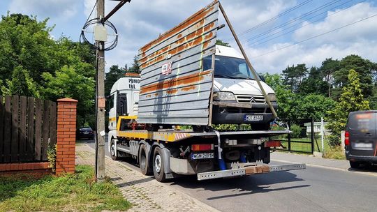 Wojna o drogę. Czy to koniec koszmaru osiedla na Kolorowej? [FOTO]