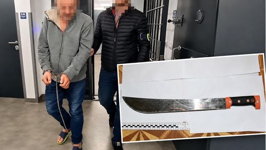 Krwawy finał awantury w Otwocku. Zaatakował sąsiada maczetą
