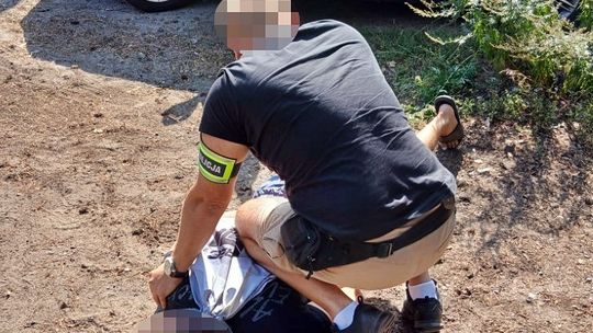 Kryminalni mieli go na oku. Nalot na magazyn narkotyków w Otwocku