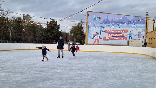 Lodowisko w Otwocku już gotowe. Otwarcie tuż przed Mikołajkami