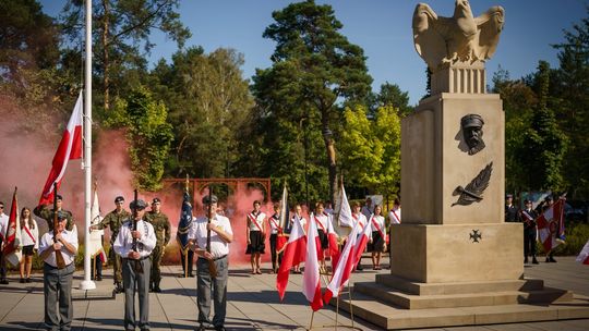 Miasto przegrało proces o pomnik Piłsudskiego. Mamy komentarz otwockiego ratusza. Kulisy sprawy