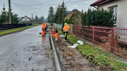 Dwie inwestycje drogowe w gminie Wiązowna za ponad 1,6 mln zł. Kto je zrealizuje?