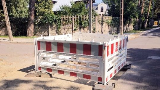 Nowy asfalt, a już rozpruty. „Zupełnie jak w czasach PRL-u”