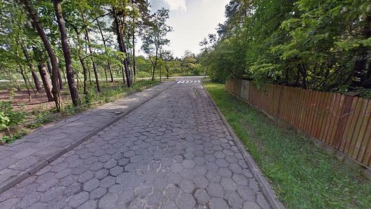 Nowy asfalt zamiast starej trylinki. Rozpoczyna się modernizacja ul. Piłsudskiego