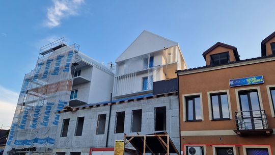 Nowy Dom Uniwersalny – nowoczesna wizytówka miasta czy architektoniczny kicz?