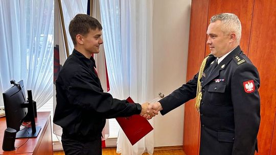 Nowy strażak w szeregach PSP Otwock! Uroczyste ślubowanie Tomasza Trzeciaka