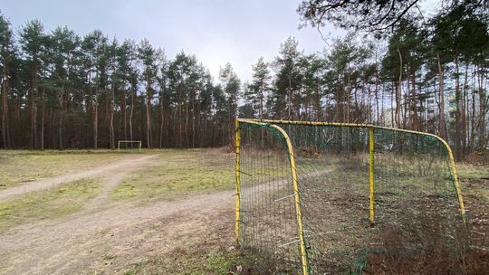 Osiedlowa „żwirówka” doczeka się nowego boiska