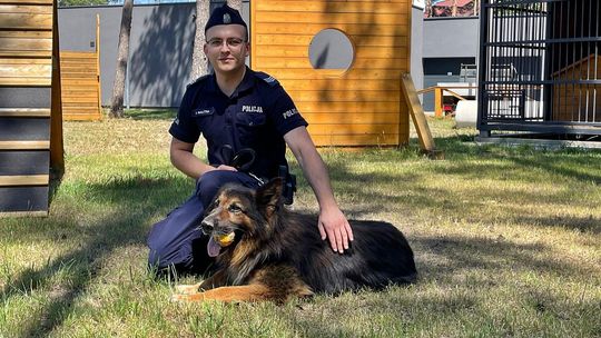 Ostatnia odprawa Barego. Policyjny pies przeszedł na emeryturę! [FOTO]