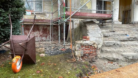 Otwock wybiera kolory ratusza. W tle miedziany skarb sprzed 30 lat [FOTO]