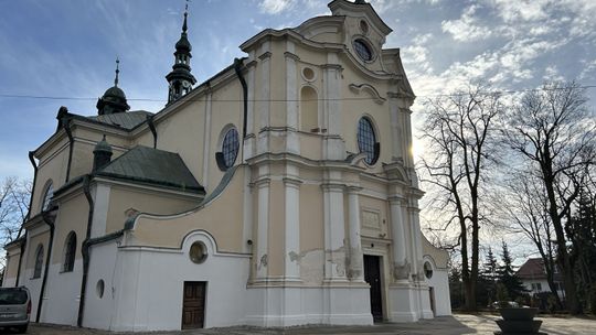 Historyczne freski i detale. Co odkryto w zabytkowym kościele w Karczewie?