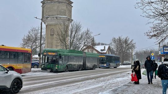 Problemy z linią W1 do Warszawy. Miasto odwołało kilka kursów