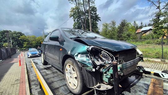 Rozbił auto i dalej jeździł „złomem”