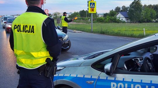 Seria zdarzeń drogowych przed 1 listopada. Policja rozpoczęła akcja „Znicz 2025”