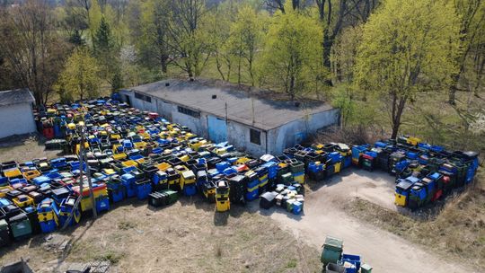 Setki pojemników na odpady. Mieszkańcy protestują. Co na to firma?
