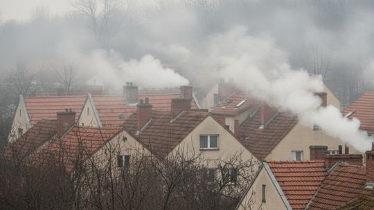 Smog dusi Otwock, Józefów i Wawer. Nadchodzi zakaz, który ma to zmienić