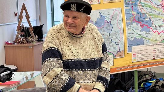 Tadeusz „Bóbr” Bobrowski, powstaniec z Józefowa skończył 100 lat i wciąż inspiruje młodzież