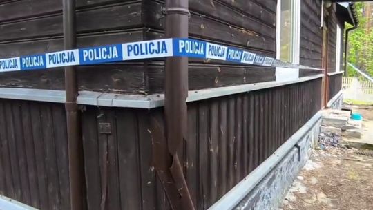 Telewizor wyrzucony przez okno. Nastolatkowie zdemolowali dom „dla zabawy”.