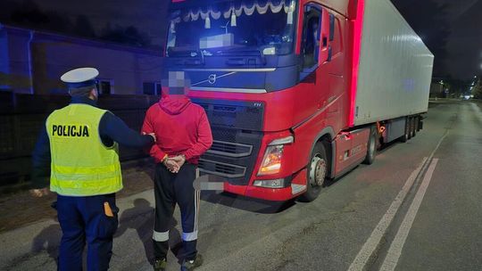 To miała być zwykła kontrola. Kierowca ciężarówki trafił na komendę