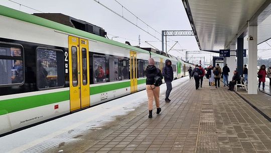 Utrudnienia w kursowaniu pociągów linii S1 i KM