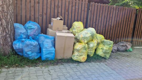 Wiązowna. Droższe śmieci i nowe terminy odbioru w 2026 roku