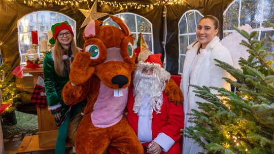 Wigilia pod chmurką w Otwocku. Będzie Mikołaj, poczęstunek i świąteczna atmosfera