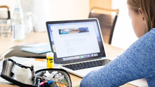 Włamanie do e-dziennika w szkole w Otwocku. W systemie pojawiły się jedynki