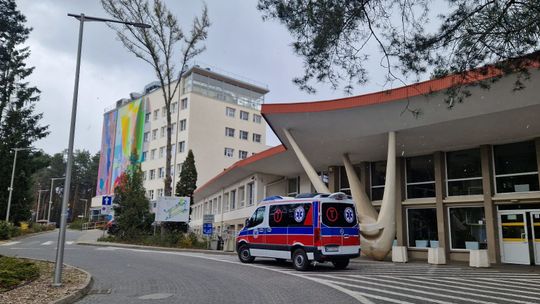 Włamywacz wyskoczył przez okno… i złamał nogi!