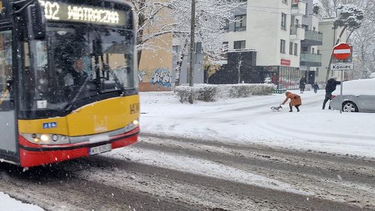 Zima daje popalić. Drogowcy nie nadążają z odśnieżaniem