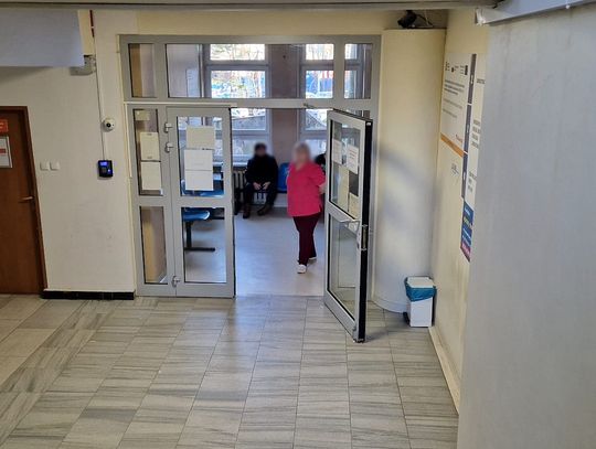 Awantura w szpitalu w Otwocku. Z nożyczkami rzucił się na personel