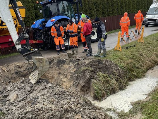 Awaria sieci wodociągowej w Dziechcińcu Awaria sieci wodociągowej w Dziechcińcu