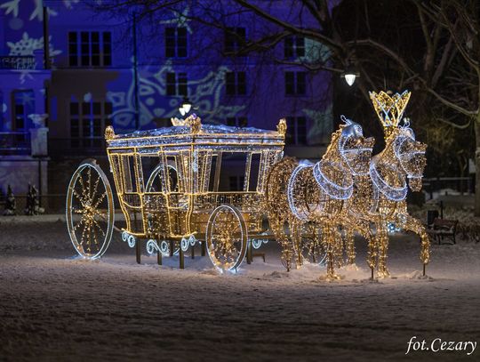 Bajkowe iluminacje. Gdzie i kiedy zobaczysz świąteczną magię świateł? [FOTO]