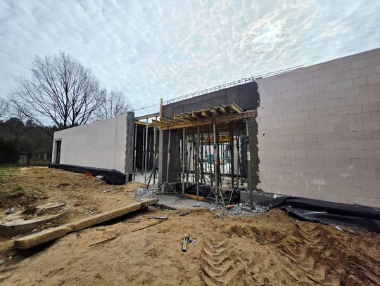 Budowa hali sportowej przyspiesza