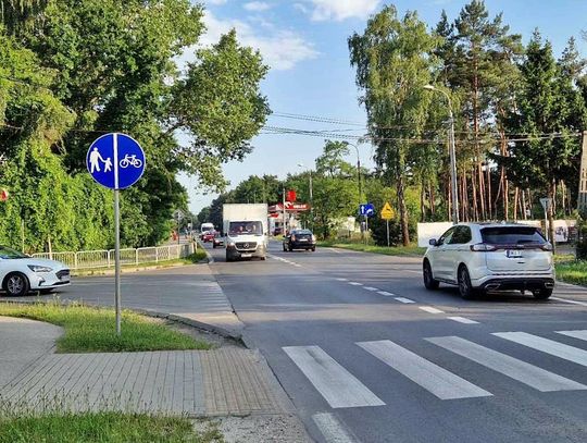 Co ze światłami na trzech skrzyżowaniach trasy „801” w Józefowie?