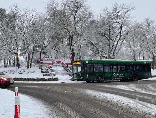 Czekasz na autobus lub pociąg? Miasto uruchomiło specjalny punkt dla podróżnych