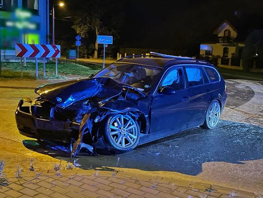 Czołowe zderzenie na łuku trasy wylotowej z Karczewa [AKTUALIZACJA]