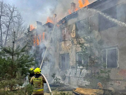 Duży pożar drewniaka w Otwocku Duży pożar drewniaka w Otwocku