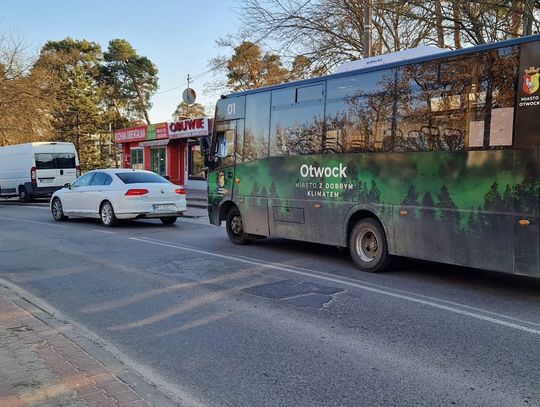 Dwa ronda na ul. Kołłątaja przejezdne. Miejskie autobusy wracają na swoje trasy