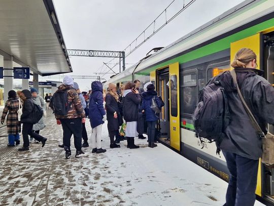 Grudniowy koszmar na kolei. Jak dojechać z Otwocka do Warszawy?