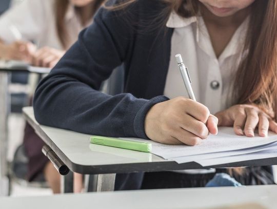Jak zmniejszyć stres przed egzaminami? Wskazówki dla maturzystów i ósmoklasistów